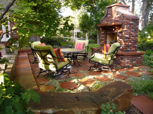 31 Great Outdoor Fireplace Ideas And Kits Diy Guide 2021