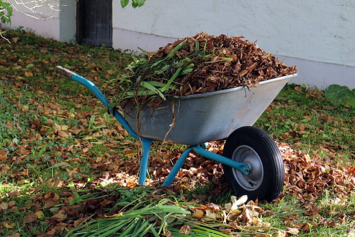 single wheel wheelbarrows are harder to maneuver with heavy load