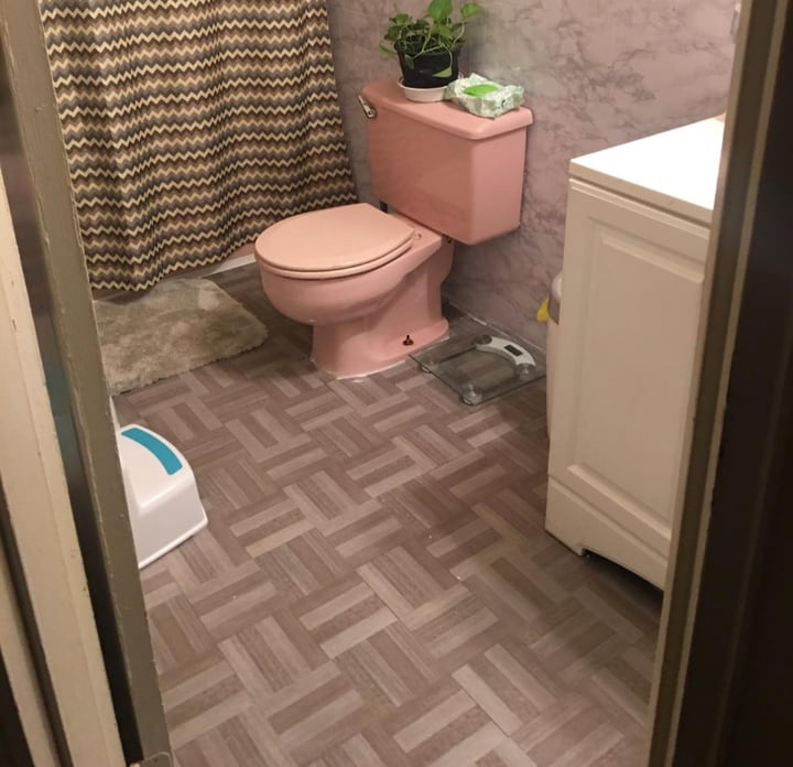 vinyl tiles in the bathroom