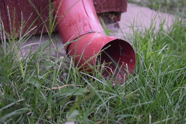 red rain gutter