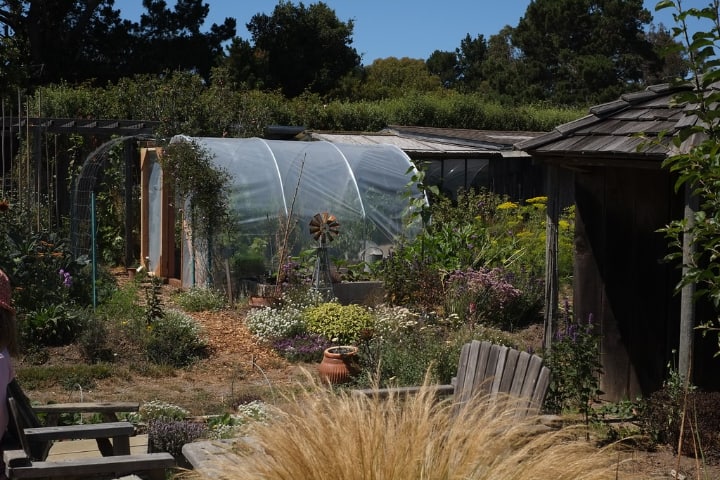 average sized greenhouse