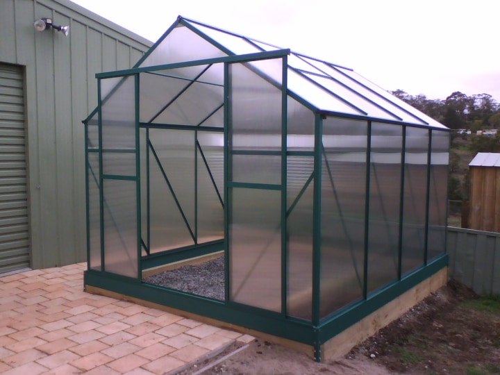 strong durable polycarbonate greenhouse