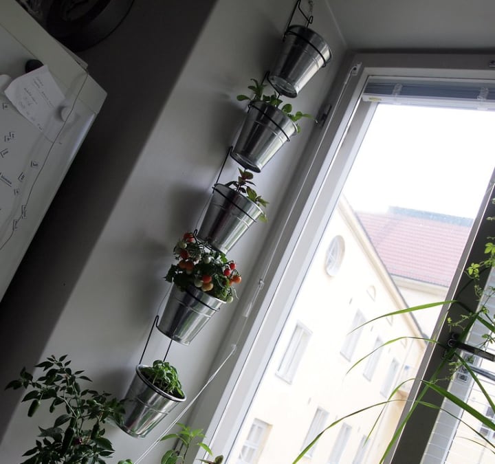 diy apartment vertical planters