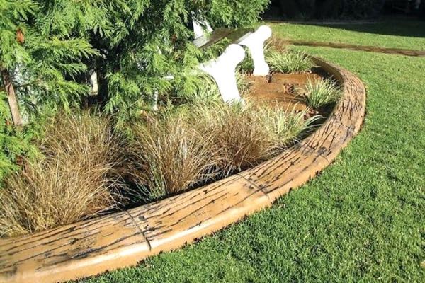 wood garden edging example