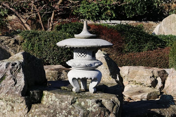 rock garden sculpture