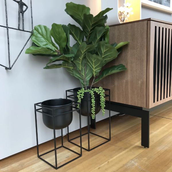 cubus plant stand