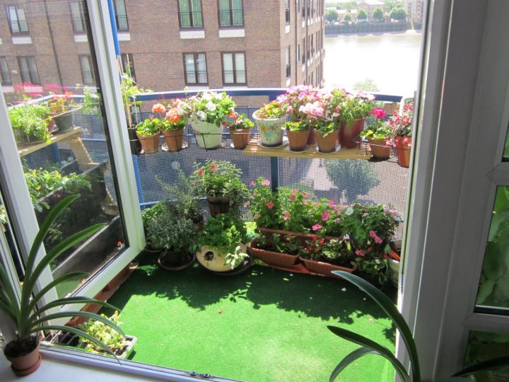 balcony garden apartment