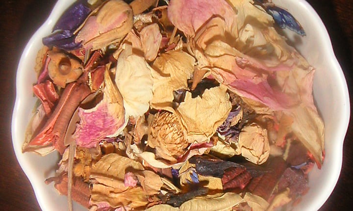 dried flower potpourri