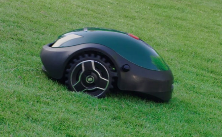 automatic lawn mower robot