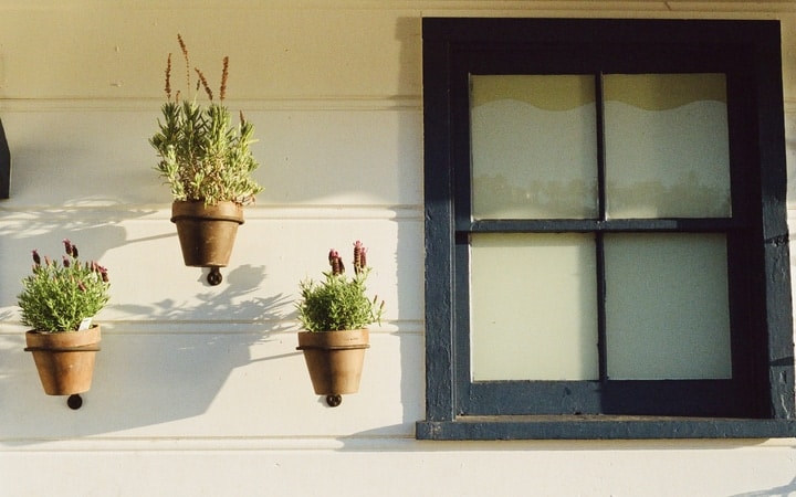 floating pots wall garden