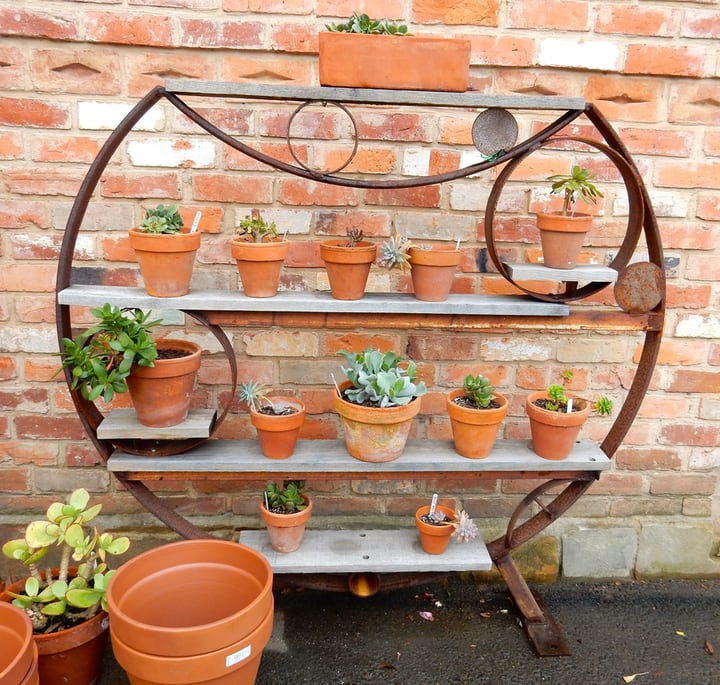 outdoor shelf wall garden